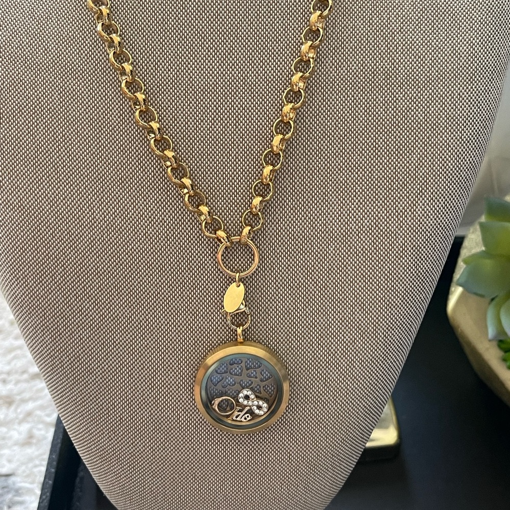 Origami Owl enganment locket